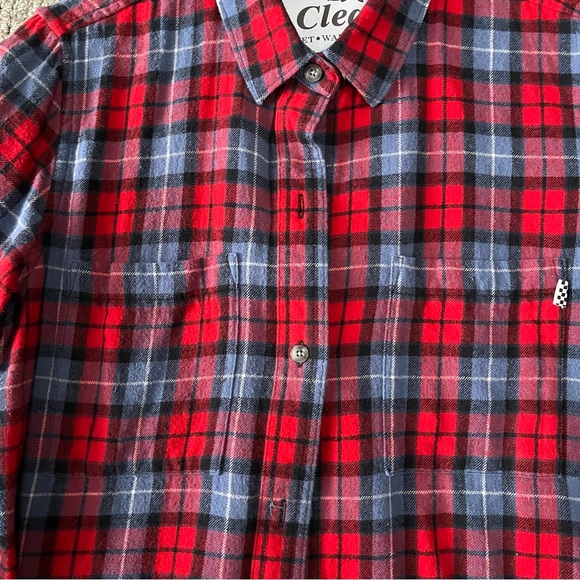 EUC Women's Vans Flannel size Medium in Red Multi-Color - Picture 5 of 7